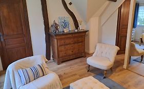 BERNAY Chambre avec Salon, salle d'eau privative et entrée indépendante